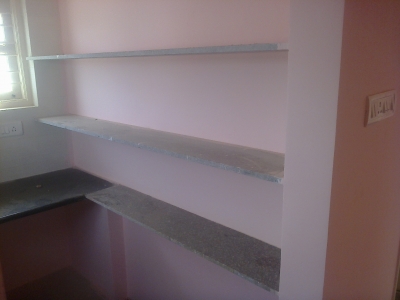 Kitchen shelfs with granite